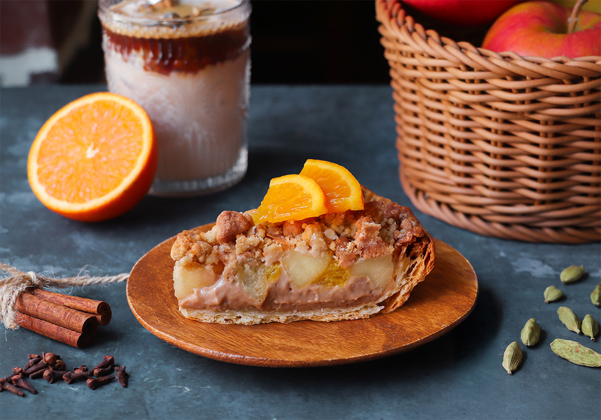 【西宮店】スパイス香る『オレンジとスパイスチャイのアップルパイ』限定販売