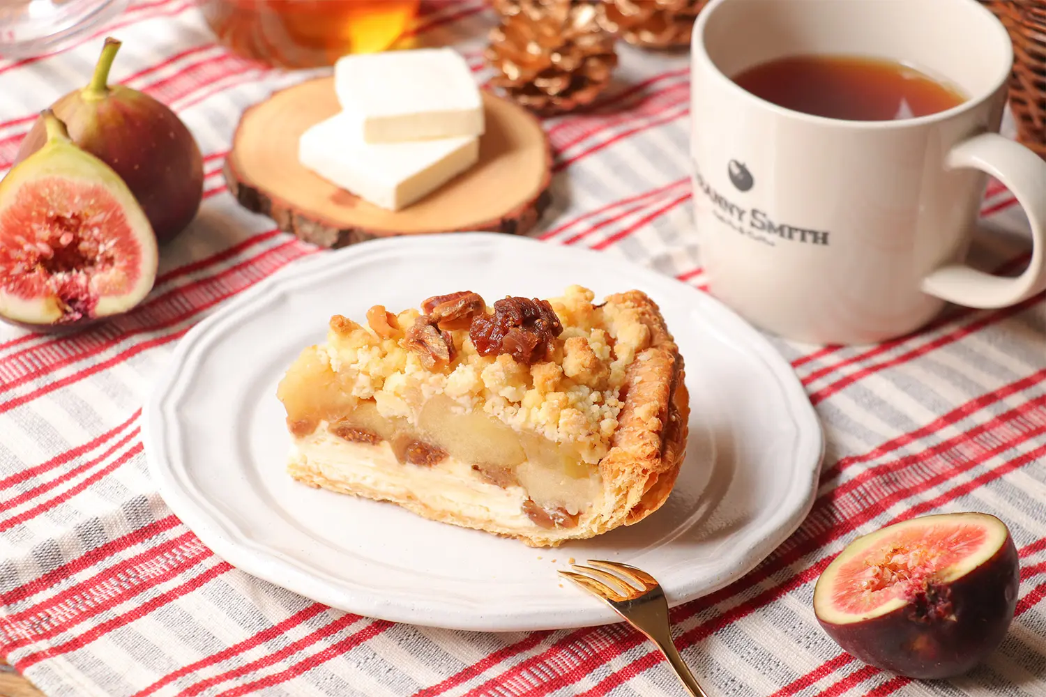 ドライフィグとくるみのクリームチーズアップルパイ - グラニースミス