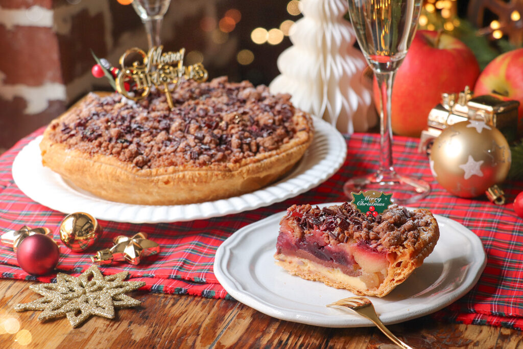 【2025/12/3(水)～】クリスマス限定！『チョコレートとチェリーのクリスマスアップルパイ』