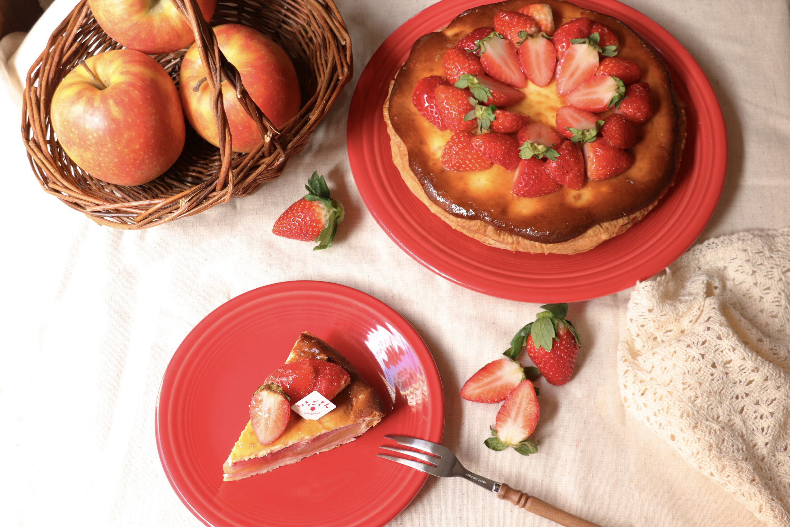 佐賀県産“いちごさん”とマスカルポーネチーズ アップルパイの紹介画像