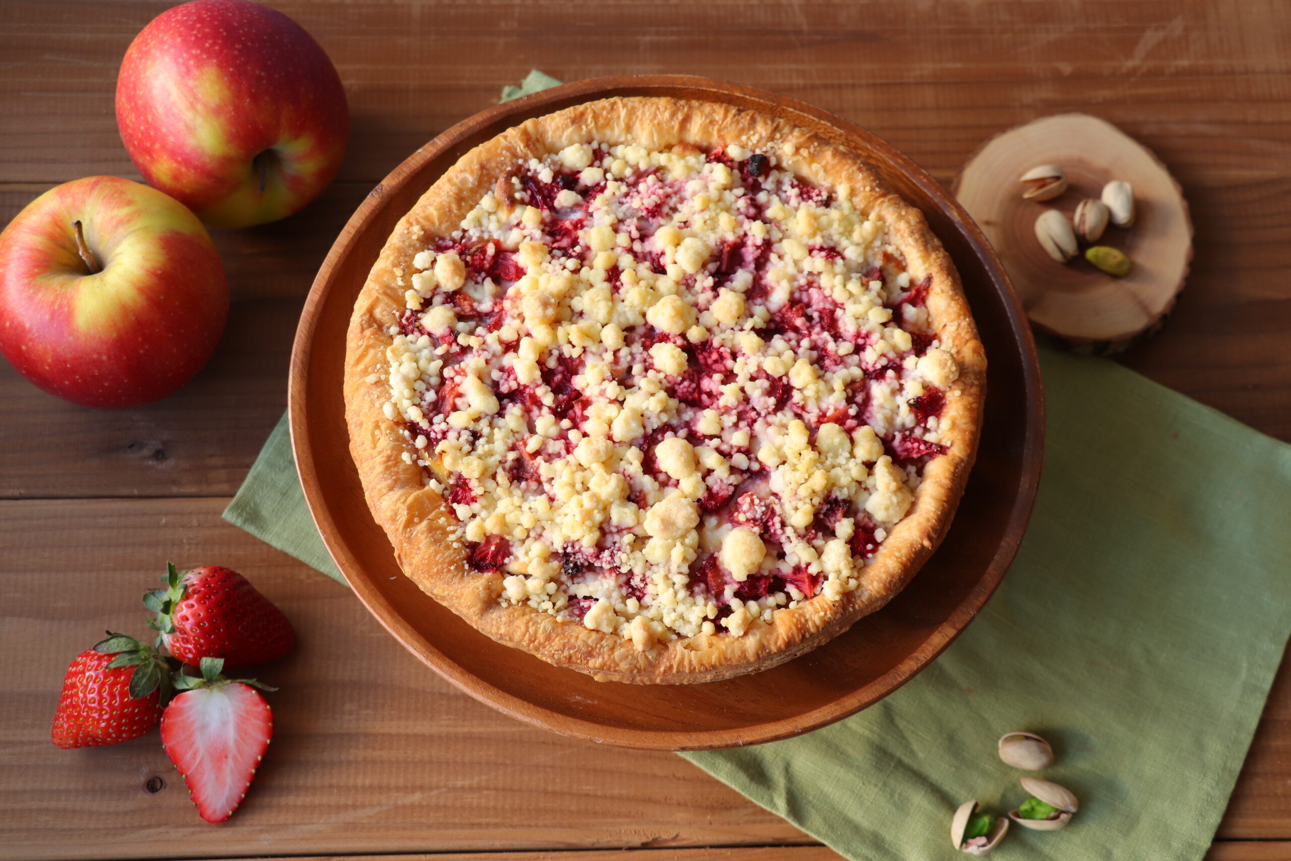 いちごとピスタチオのアップルパイ