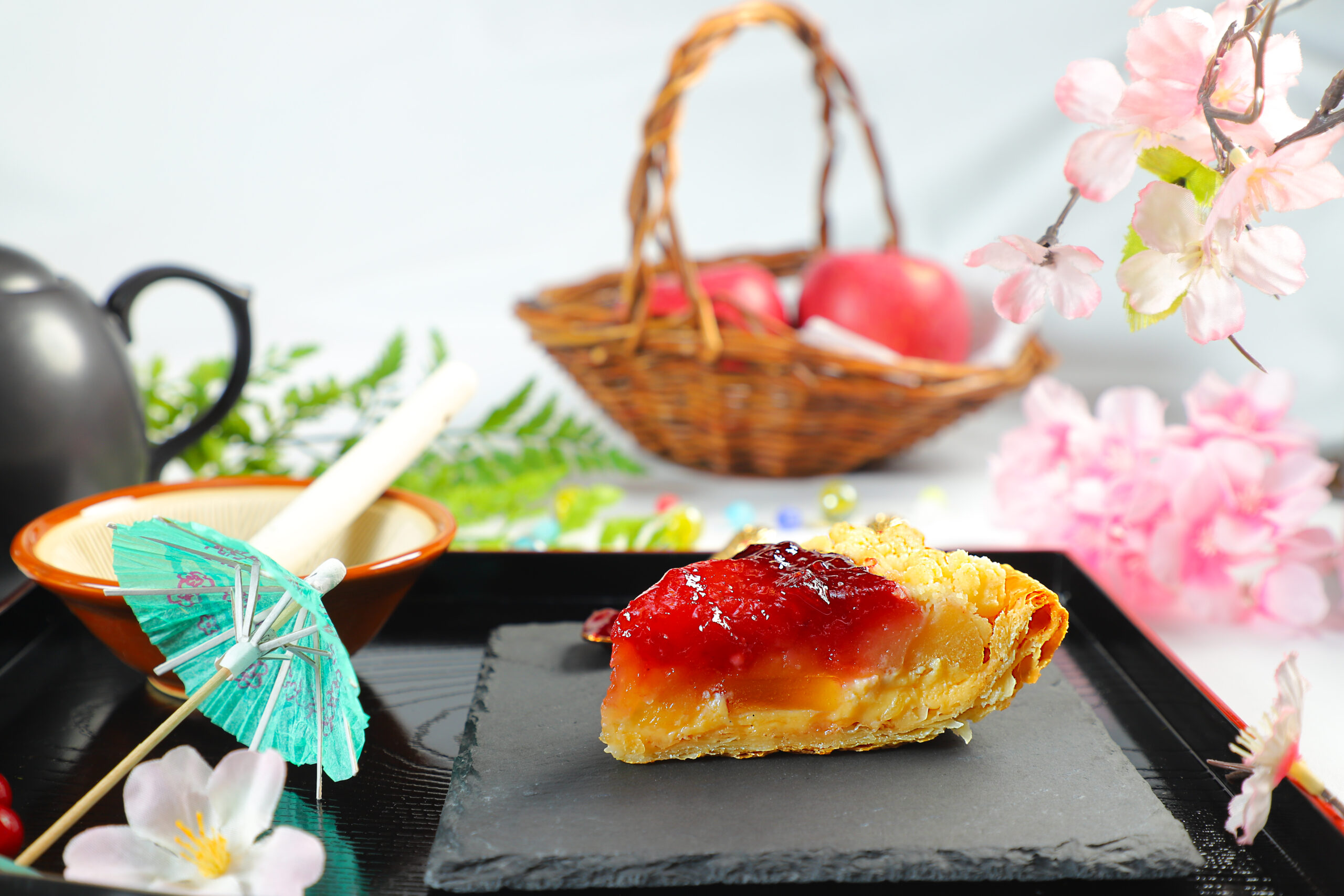 【2026/4/1(水)～】飯島商店コラボ『すももアップルパイ』登場！